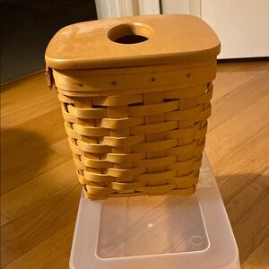 Longaberger Tan Woven tissue box Basket with wooden lid.